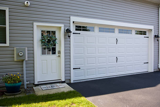 24/7 Emergency Garage Door Panel Replacement experts in Belford, NJ